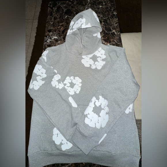 The Cotton Wreath Sweatshirt Grey‼️